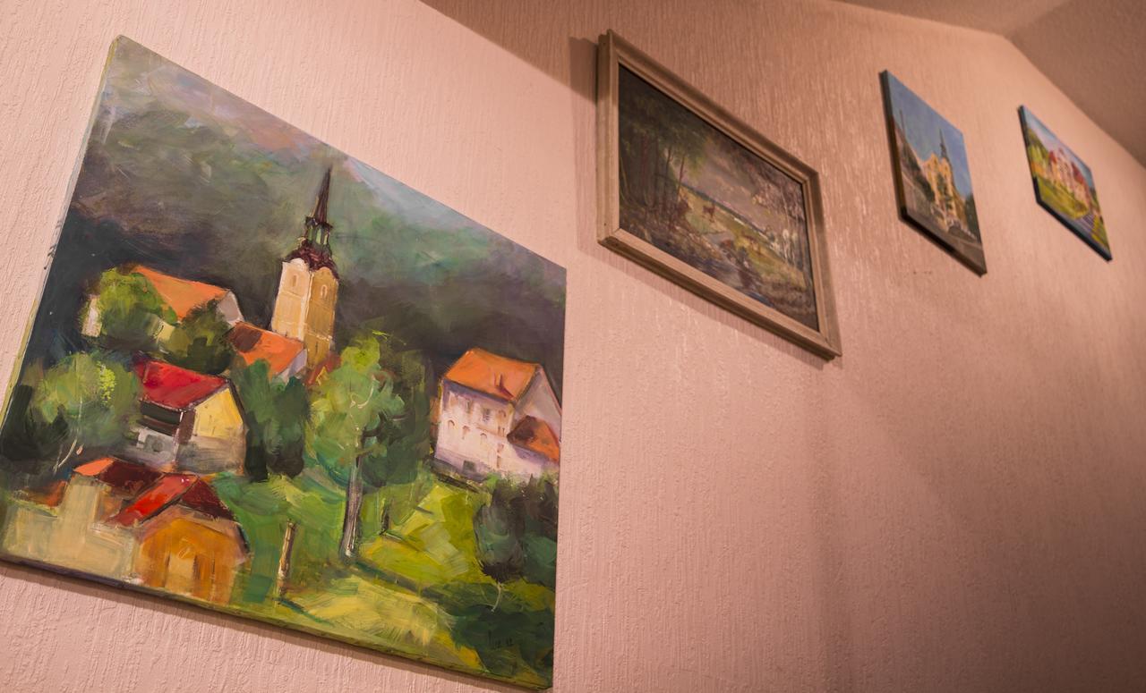 Hotel Krona Domžale Exteriör bild
