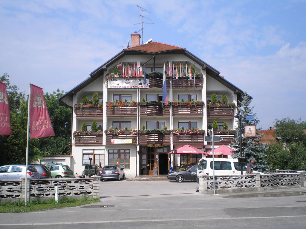Hotel Krona Domžale Exteriör bild